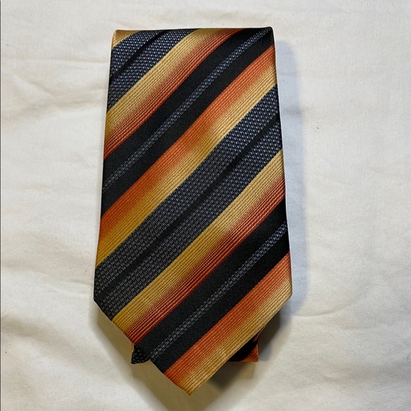 Giorgio Armani 100% Silk Striped Tie - Picture 1 of 5